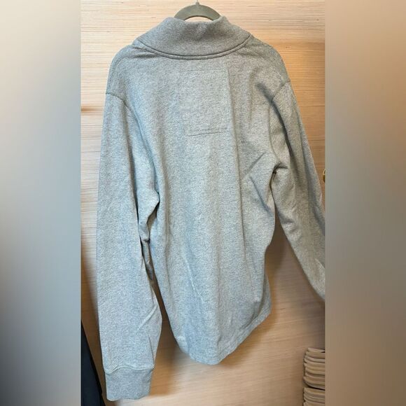 Men’s XL Hollister Sweatshirt - Small hole - Picture 2 of 9